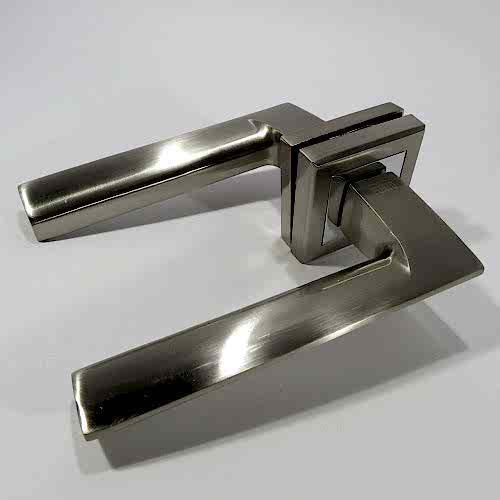 Дверная ручка PUNTO BLADE QL, матовый никель/хром, алюминий Дверная ручка PUNTO BLADE QL, матовый никель/хром, алюминий